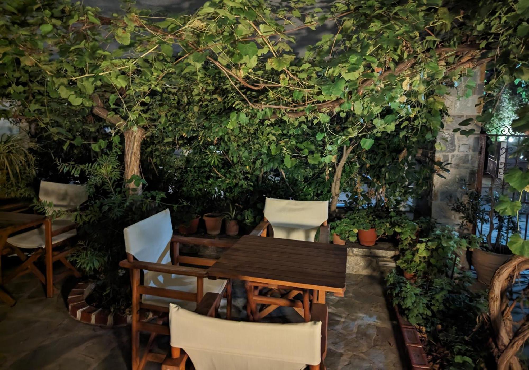 Guesthouse Christos Skopelos Eksteriør billede