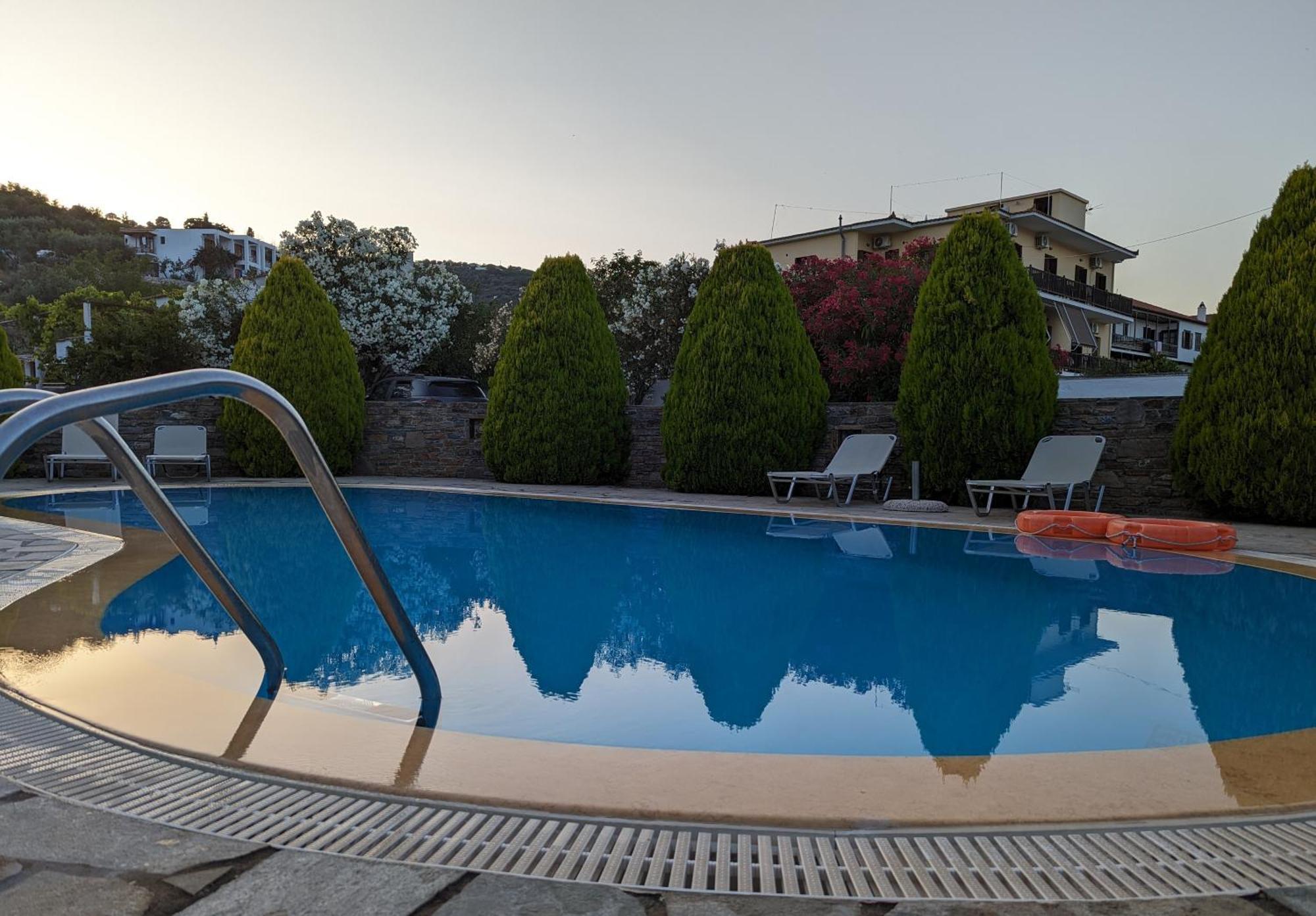 Guesthouse Christos Skopelos Eksteriør billede