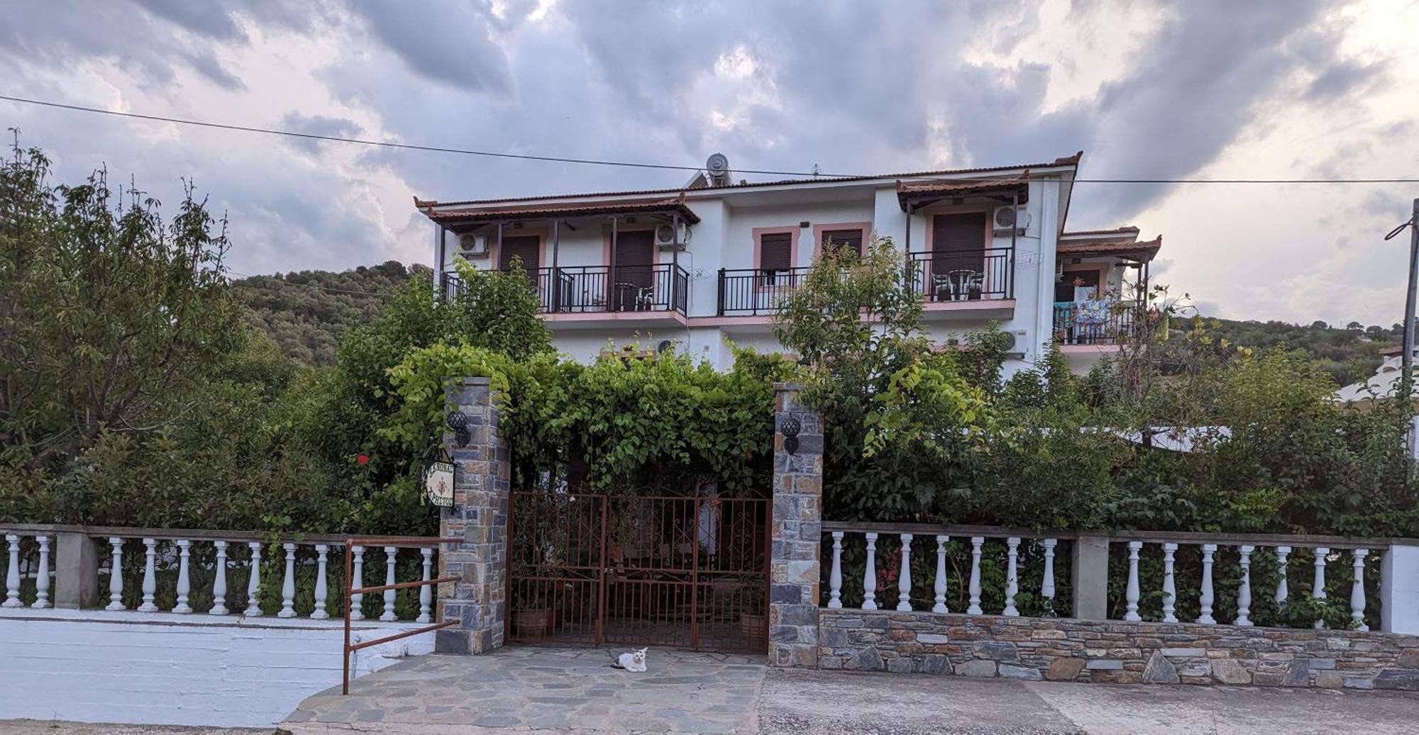 Guesthouse Christos Skopelos Eksteriør billede