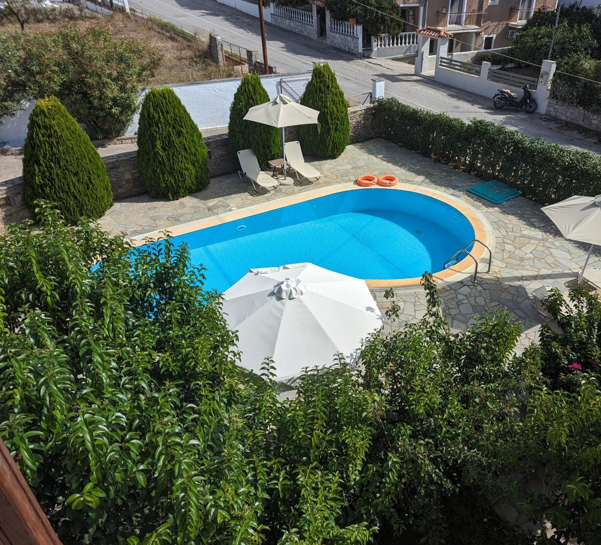 Guesthouse Christos Skopelos Eksteriør billede