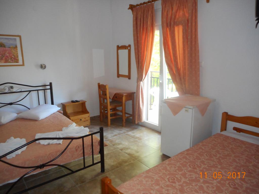 Guesthouse Christos Skopelos Eksteriør billede